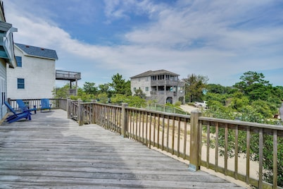 Sunny Corolla Home: Walk to Beach!