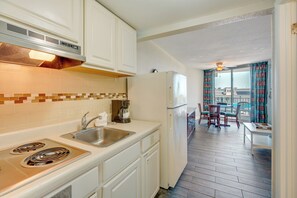 Interior - Ocean-view Jersey Shore Condo: Walk to Beach! (Wildwood Crest)