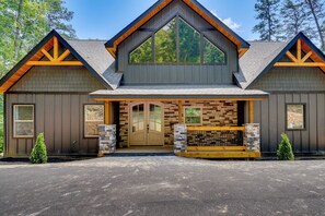 House (3 Bedrooms) | Interior - Luxe Sevierville Home w/ Deck Near Pigeon Forge! (Sevierville)