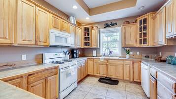 Rumah (4 Bedrooms) | Interior