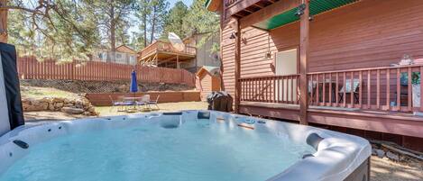 Ferienhaus (4 Bedrooms) | Außen-Whirlpool