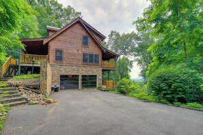 House (4 Bedrooms) | Interior - Sevierville Rental Cabin w/ Hot Tub & Game Room! (Sevierville)
