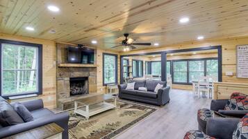 Casa (Multiple Bedrooms) | Parte interna