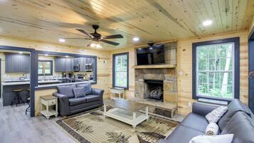 Casa (Multiple Bedrooms) | Parte interna