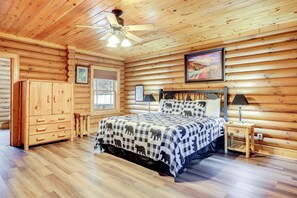 Interior - Sevierville Sanctuary - Huge Game Room & Hot Tub! (Sevierville)