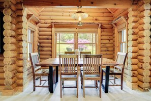 Interior - Sevierville Sanctuary - Huge Game Room & Hot Tub! (Sevierville)