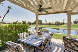 Outdoor dining - Palm Desert Resort Country Club Vacation Rental! (Palm Desert)