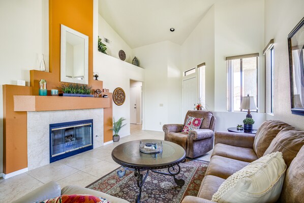 Fireplace, books - Palm Desert Resort Country Club Vacation Rental! (Palm Desert)