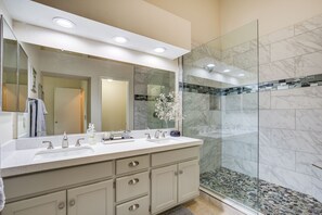 Shower - Palm Desert Resort Country Club Vacation Rental! (Palm Desert)