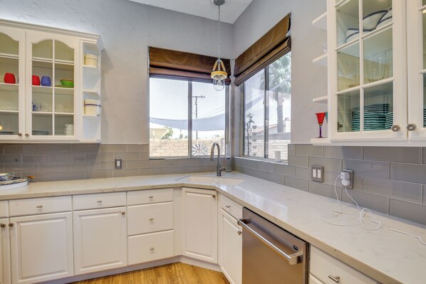 House (4 Bedrooms) | Interior - Palm Desert Home w/ Pool, Near Shops on El Paseo! (Palm Desert)