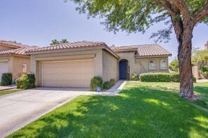 Interior - 2 Mi to Coachella: Indio Home w/ Outdoor Oasis (Indio)