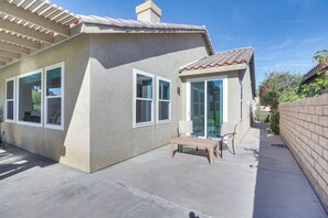 Interior - 2 Mi to Coachella: Indio Home w/ Outdoor Oasis (Indio)