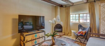 Beautiful Historic Adobe Home ~ 3 Mi to Taos Plaza