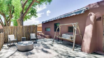 House (2 Bedrooms) | Terrace/patio