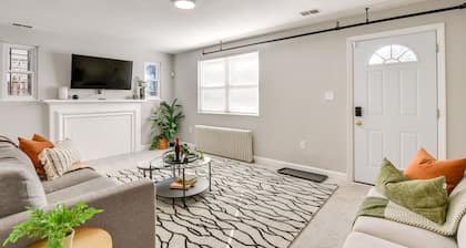 Washington, DC, Area Apartment 8 Mi to Downtown!