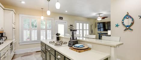 House (3 Bedrooms) | Private kitchen