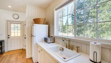 Apartment (0 Bedroom) | Bahagian dalam