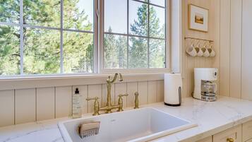 Apartment (0 Bedroom) | Bahagian dalam