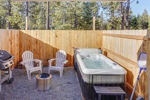 Apartment (0 Bedroom) | Interior - Modern Studio in Bend ~ 3 Mi to Sunriver Resort! (Bend)