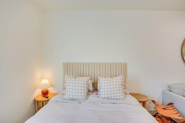 Apartment (0 Bedroom) | Interior