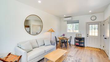 Apartment (0 Bedroom) | Interior