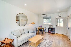 Interior - Modern Studio in Bend ~ 3 Mi to Sunriver Resort! (Bend)