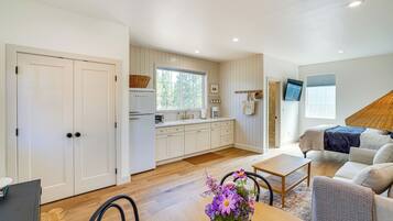 Apartment (0 Bedroom) | Bahagian dalam