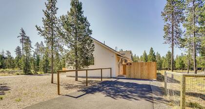 Modern Studio in Bend ~ 3 Mi to Sunriver Resort!