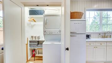 Apartment (0 Bedroom) | Interior