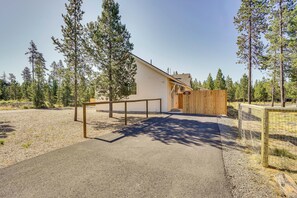 Interior - Modern Studio in Bend ~ 3 Mi to Sunriver Resort! (Bend)