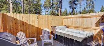Modern Studio in Bend ~ 3 Mi to Sunriver Resort!