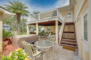 Apartment (2 Bedrooms) | Front of property