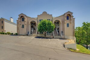 Apartment (4 Bedrooms) | Interior - Lake Ozark Vacation Rental: Pool & Dock Access! (Lake Ozark)