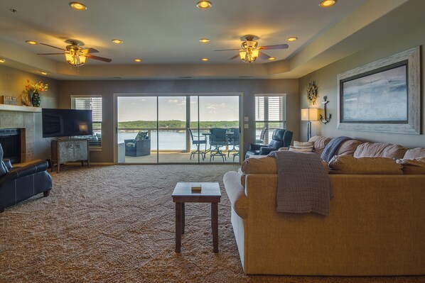 Apartment (4 Bedrooms) | Interior - Lake Ozark Vacation Rental: Pool & Dock Access! (Lake Ozark)