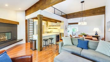 Apartment (2 Bedrooms) | Front of property