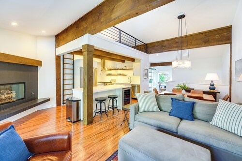 Walk to Main St & Lifts: Ketchum Townhouse!