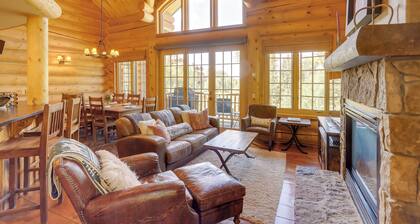 Ski-in/ski-out Mountain Village Condo w/ Hot Tub!