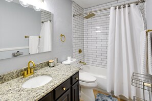 Huis (3 Bedrooms) | Badkamer