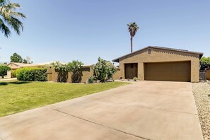 House (3 Bedrooms) | Interior - 2 Mi to Indian Wells: Palm Desert Home w/ Fire Pit (Palm Desert)