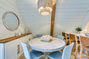 Interior - Santa Rosa Beach A-frame > 1 Mi to Ocean! (Santa Rosa Beach)