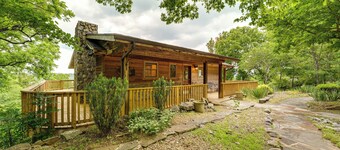 Eagle Rock Gem on Table Rock Lake w/ Decks & Grill