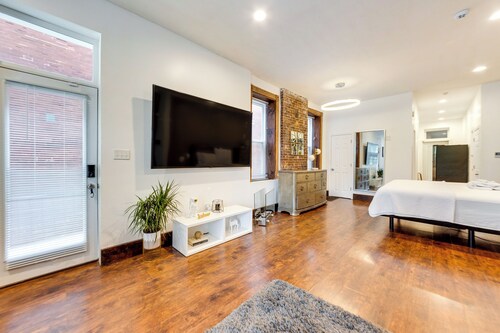 Stylish St Louis Gem With Fire Pit Access!