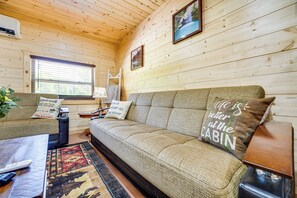 Apartment (0 Bedroom) | Interior - Charming Cabin Near Roaring River State Park! (Eagle Rock)