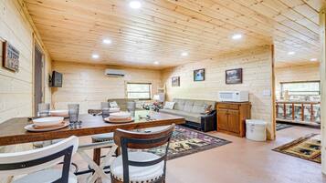 Apartment (0 Bedroom) | Interior