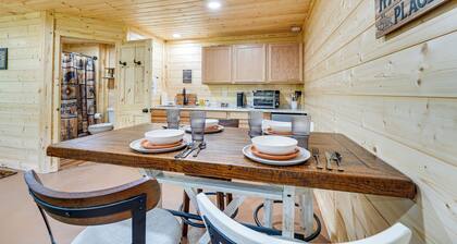 Charming Cabin Near Roaring River State Park!
