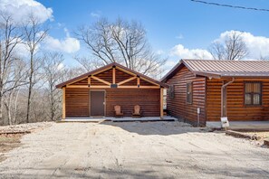 Interior - Charming Cabin Near Roaring River State Park! (Eagle Rock)