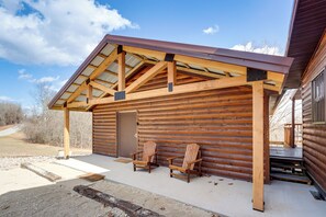 Apartment (0 Bedroom) | Interior - Charming Cabin Near Roaring River State Park! (Eagle Rock)