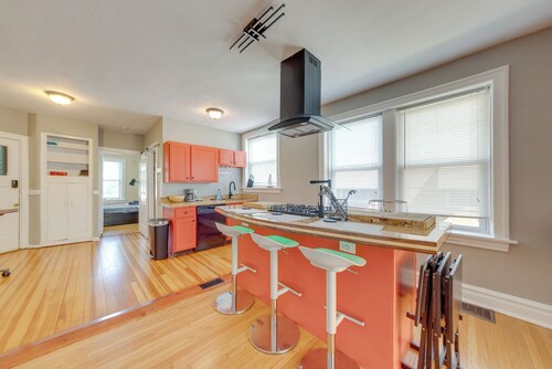 Inviting St Louis Apartment - Great Location!