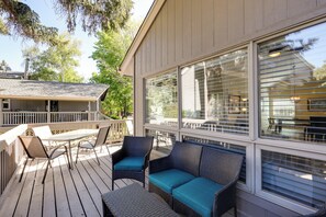 Interior - 6 Mi to Downtown: Flagstaff Townhome w/ Deck (Flagstaff)