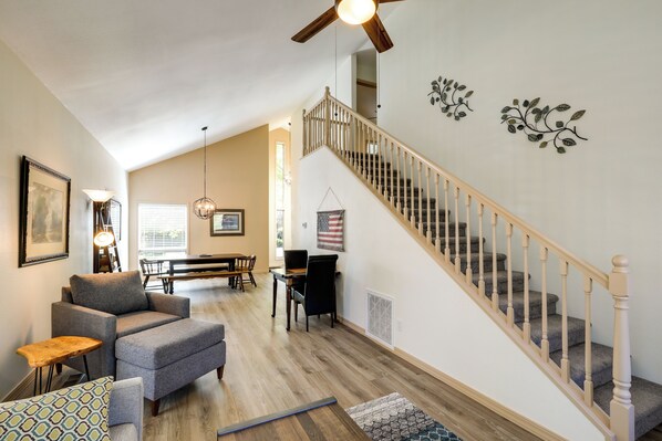 Apartment (3 Bedrooms) | Interior - 6 Mi to Downtown: Flagstaff Townhome w/ Deck (Flagstaff)